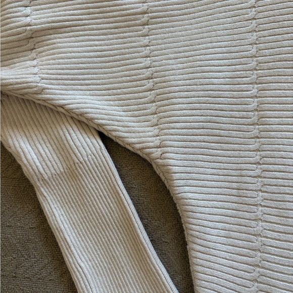 Tahari Beige Ribbed Knit Top - Picture 6 of 6